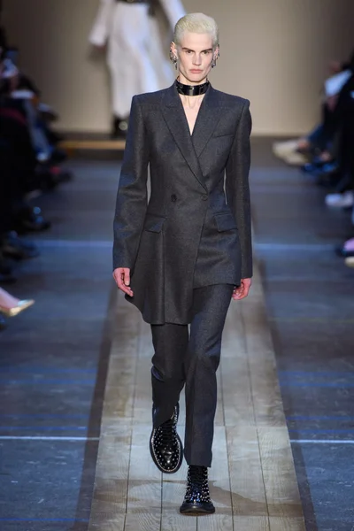 Look 4